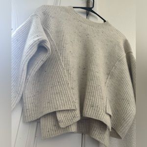 Vince cashmere blend sweater. Italian Yarn. Cream size Small S